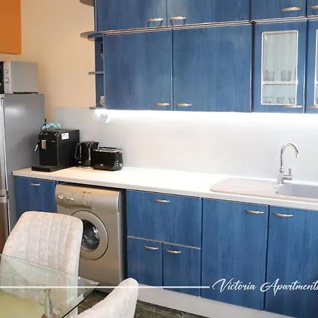 Apartamento Victoria 2 *
